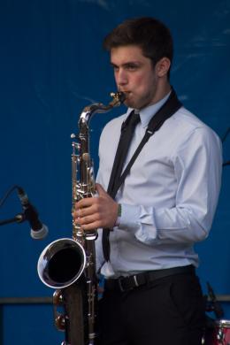 Bennett Soundy playing at Meudon