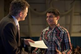 Somil Desai receives his certificates