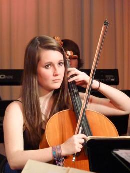 Cellist Elysia Newton